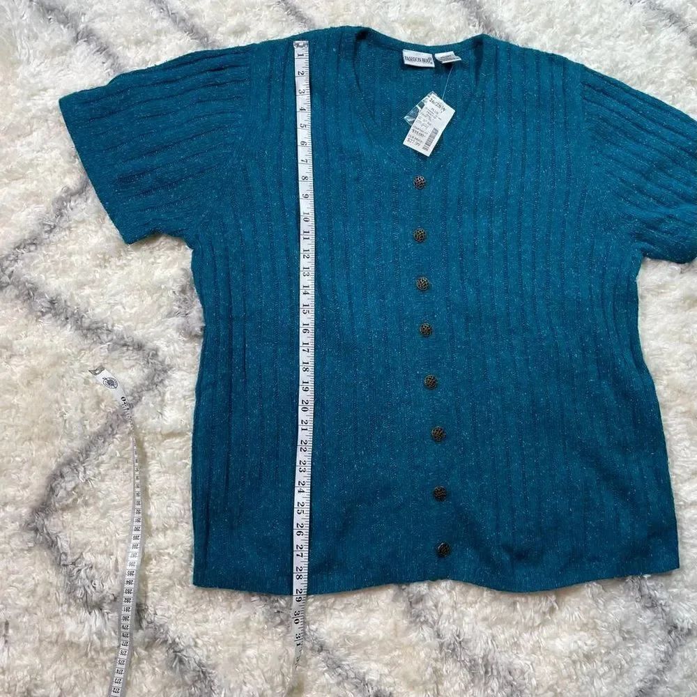 Fashion bug button up  - Picture 4 of 5